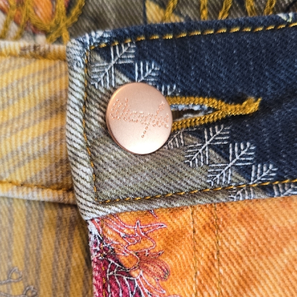Wrangler X Lainey Wilson Story Teller Patchwork Flare Pants - Picture 3 of 8